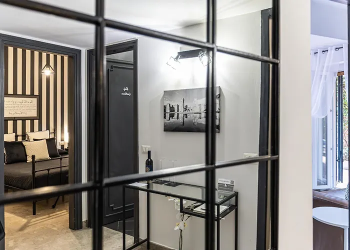 Caracalla Garden House *